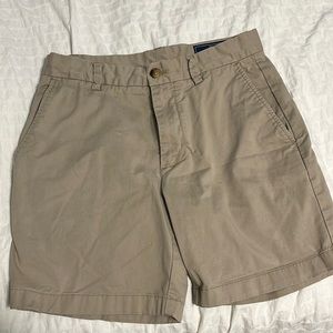 Vineyard Vines Men Shorts. Size 28. “Breaker Short” in khaki.